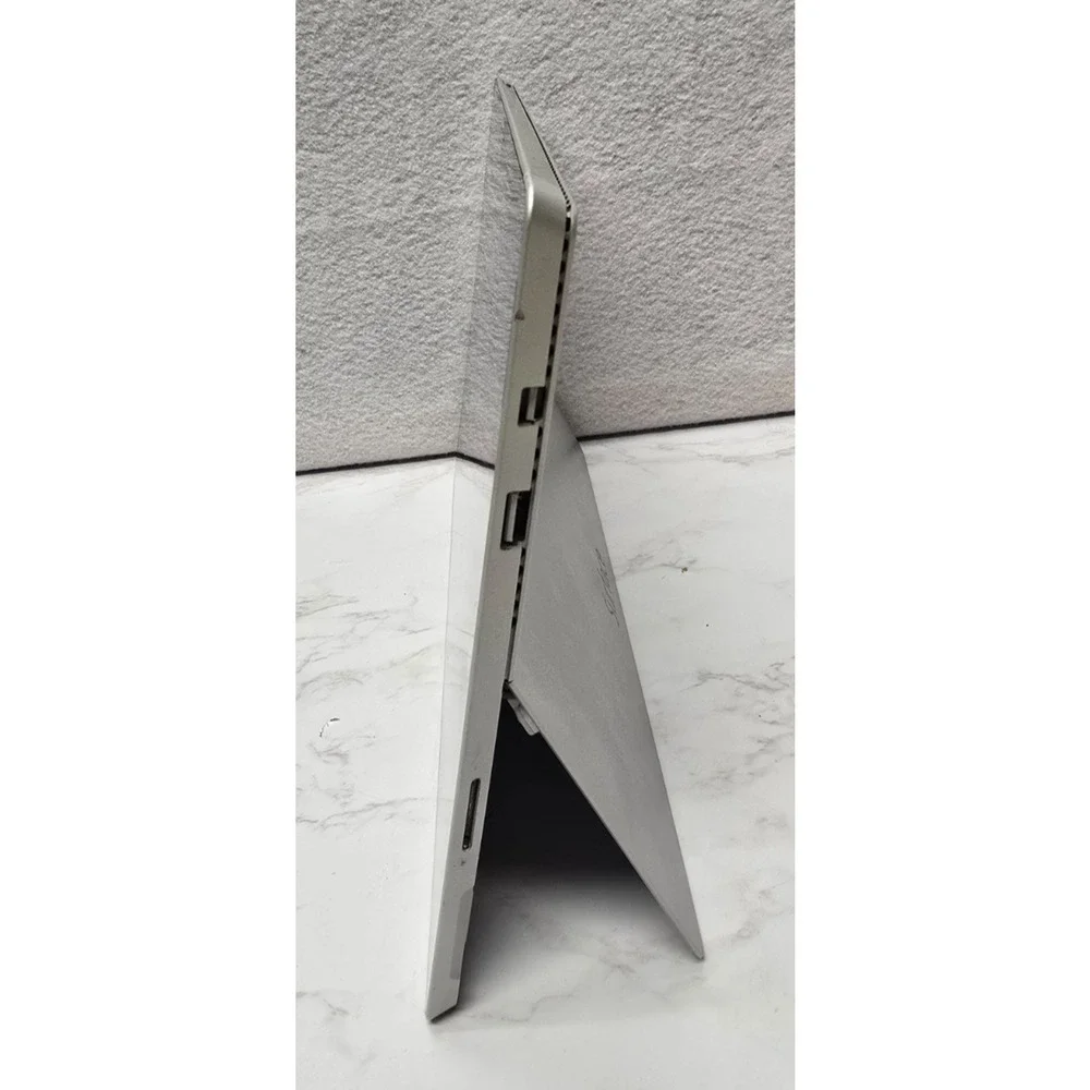 Microsoft Surface Pro 3 Pro 3 256GB SSD 8GB RAM, Wi-Fi 12 inch Tablet - Silver